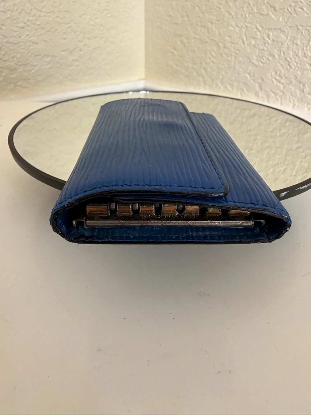 Louis Vuitton Epi Leather Key Holder Key Clave Blue 6 Keys